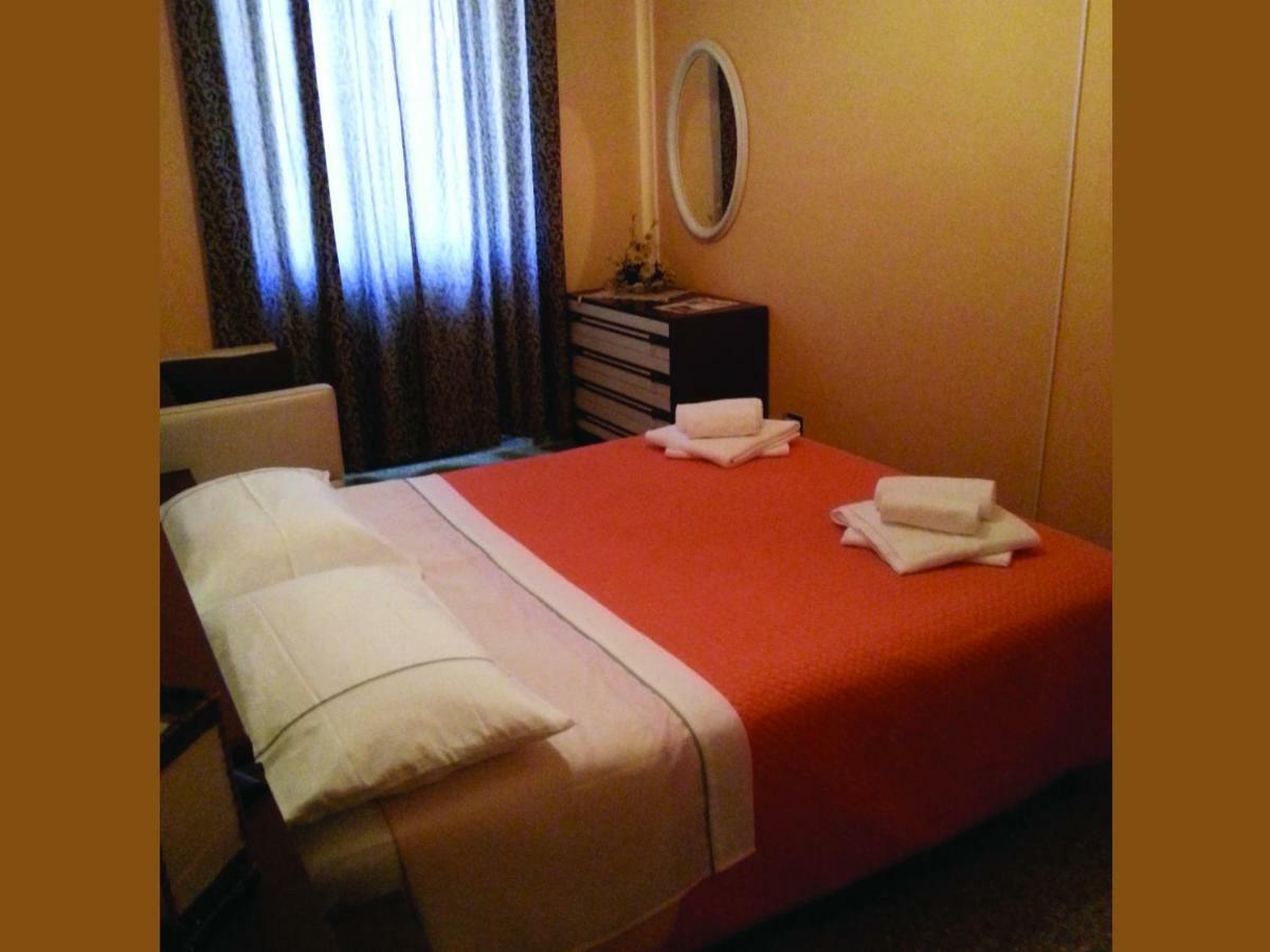 B&B Night & Day Cosenza Bagian luar foto
