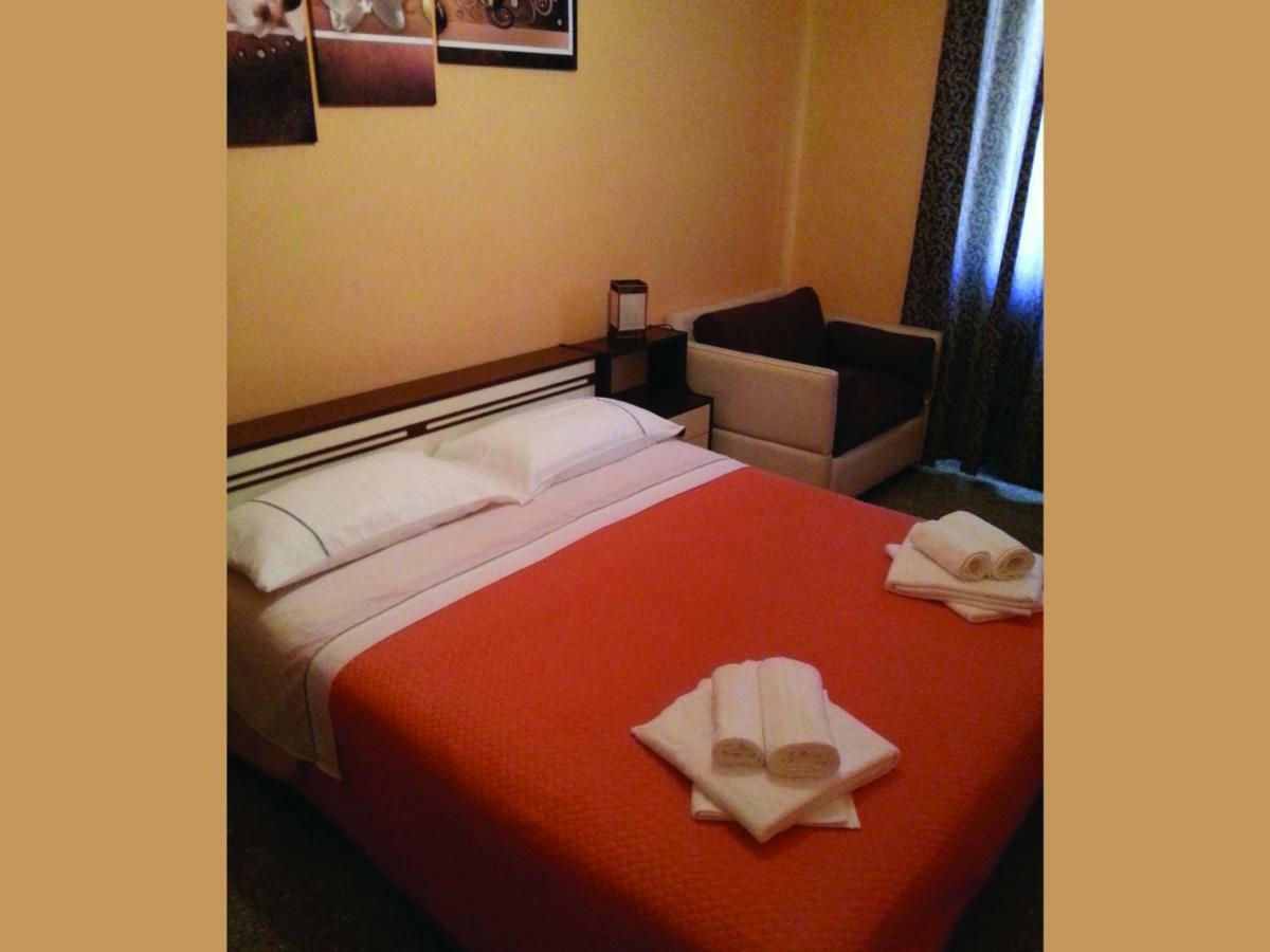B&B Night & Day Cosenza Bagian luar foto