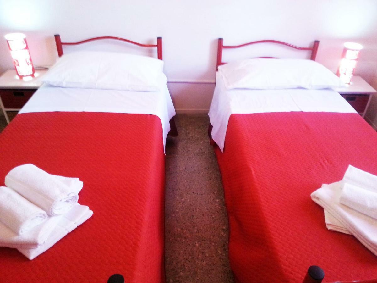 B&B Night & Day Cosenza Bagian luar foto