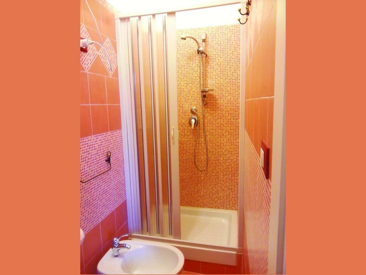 B&B Night & Day Cosenza Bagian luar foto